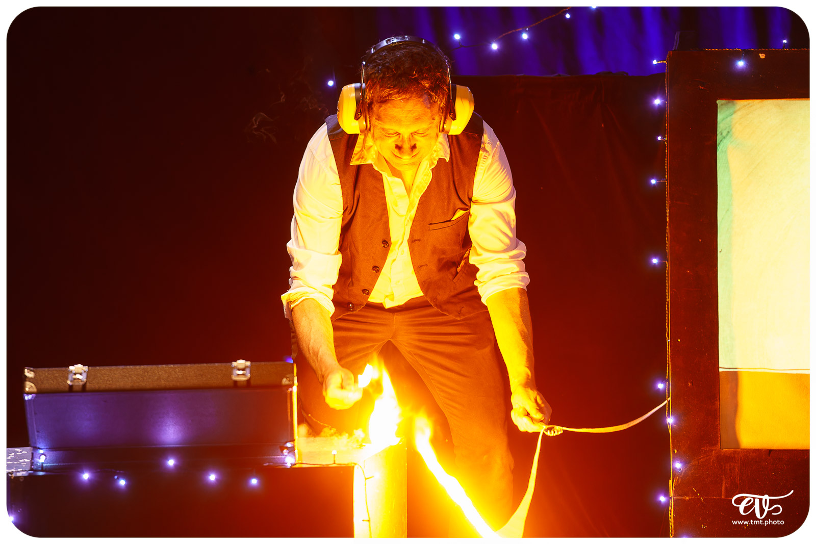 LE CIRQUE DES ÉTOILES (COMME UNE ÉTINCELLE)